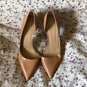 Micheal Kors Nude Pumps